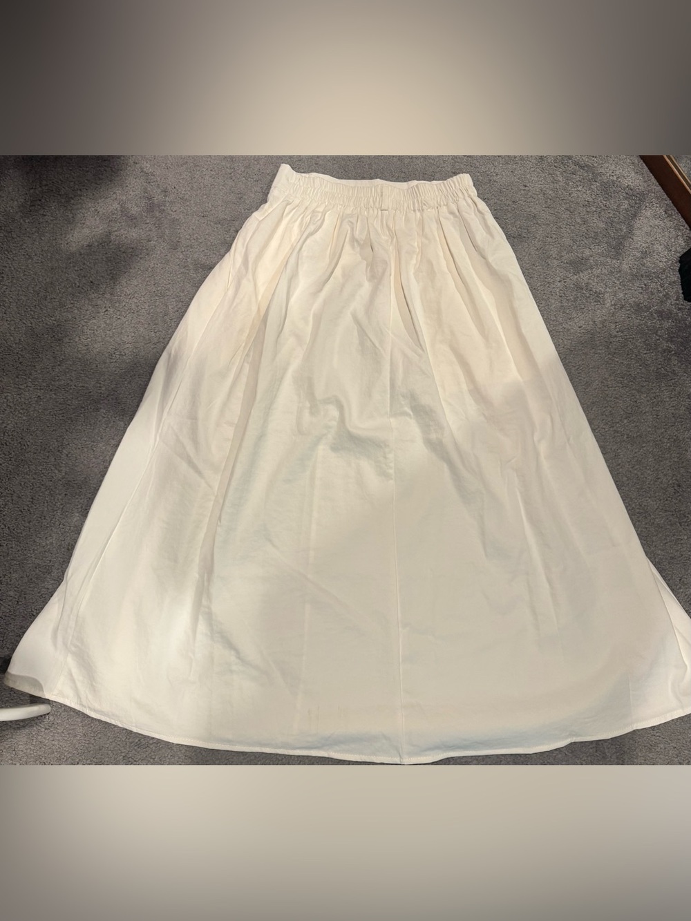 Women's Ivory Pleated Maxi Skirt with belt, 2 side pockets. - Picture 4 of 4